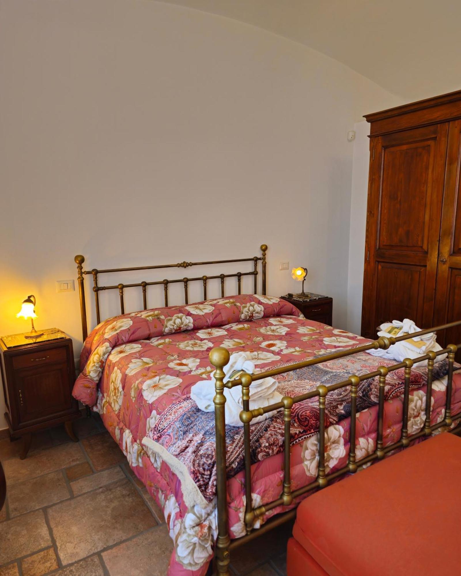 Casale Di Lusso Panoramico Lettere Exterior foto